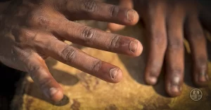 Descubra o que é ser um Ogã no Candomblé, suas responsabilidades, desafios e como equilibrar tradição e prática moderna nessa função essencial.