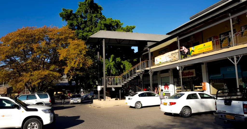 Foto de área urbana da cidade de Maun, em Botswana
