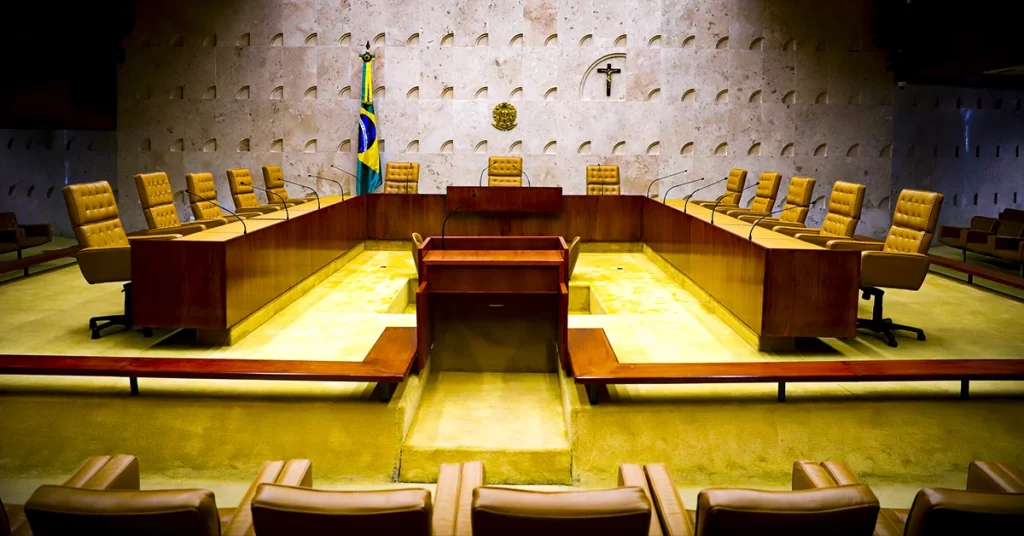 Plenário do Supremo Tribunal Federal simbolizando mitigação de riscos jurídicos